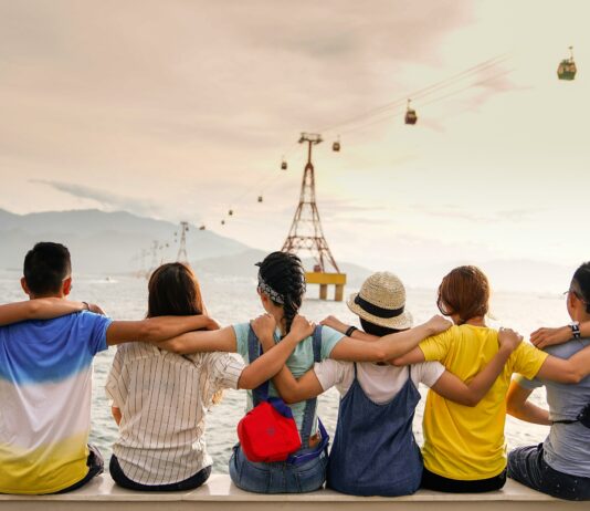 젊게 사는 비결: 건강하고 행복한 삶을 위한 전략