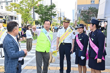 (사진1)하남시, ‘아이 먼저 어린이 교통안전 캠페인’ 진행